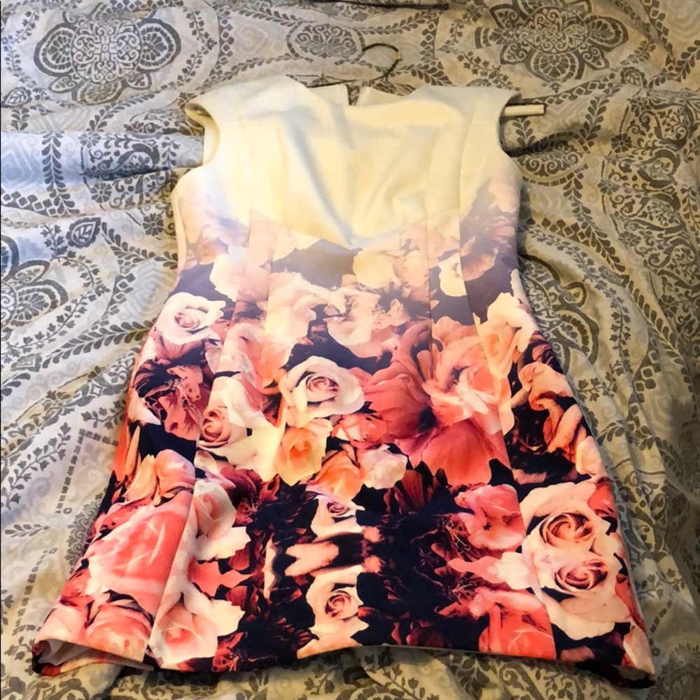Floral fitted dress